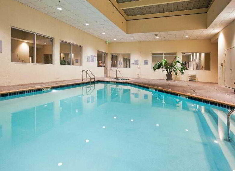 Hotel Crowne Plaza International Airport