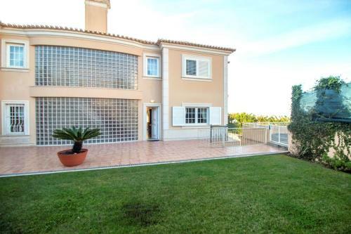 Ericeira Ocean-view Family Villa