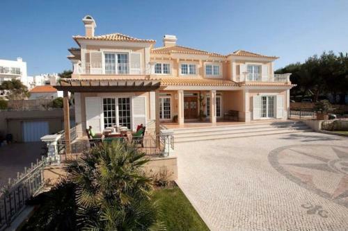 Ericeira Ocean-view Family Villa