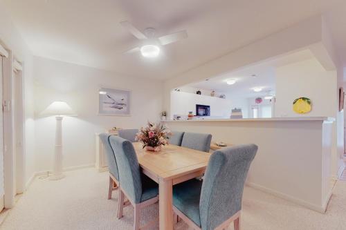 Sea Colony --- 54026 Sundial Pl