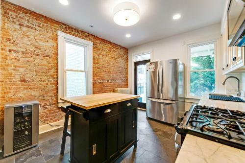 Washington Townhome Less Than 2 Mi To National Mall!