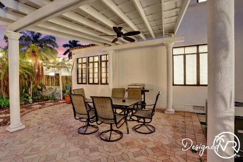 7 Br Villa W Private Heated Pool & Gameroom