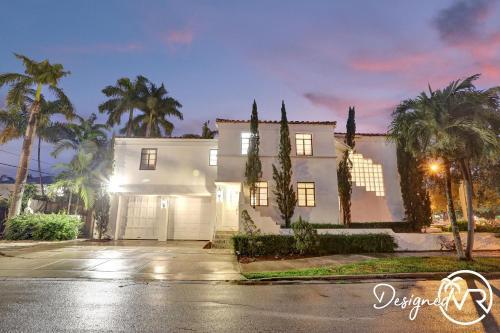 7 Br Villa W Private Heated Pool & Gameroom