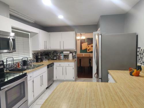 Apartamento Cheerful 3-bedroom Home With Pool