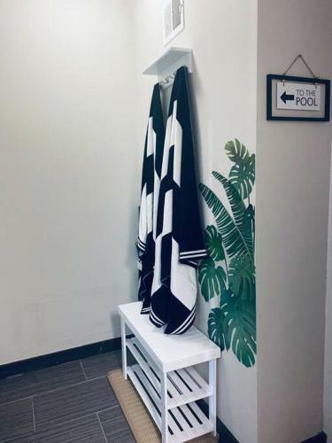 Apartamento Tropical Oasis By The Beach And Shops, With Pool