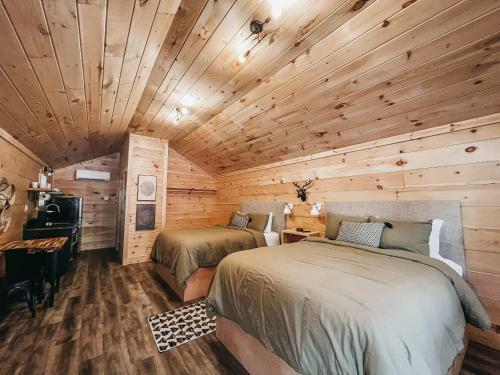 Adorable Studio Style Cabin Located Minutes From Lake Hartwell