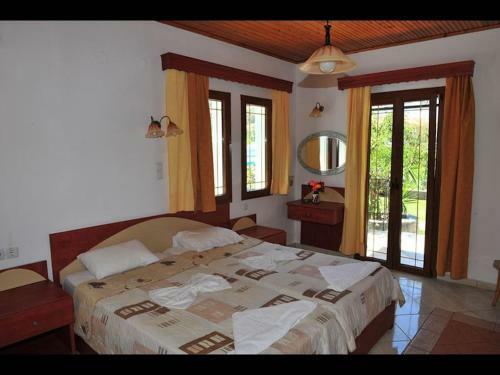 Hostal Room In Apartment - A Spacious And Bright Studio With Balcony