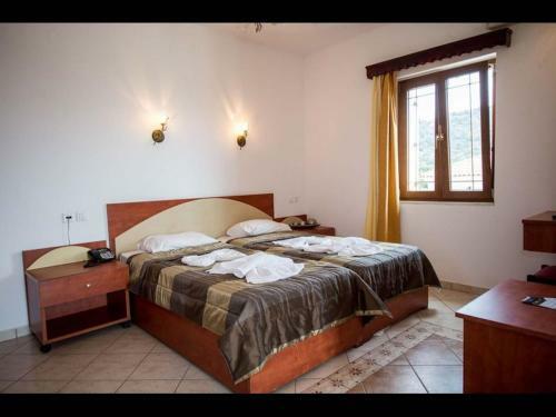 Hostal Room In Apartment - A Spacious And Bright Studio With Balcony