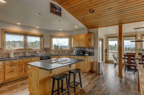 Mile High Views By Casago Mccall - Donerightmanagement