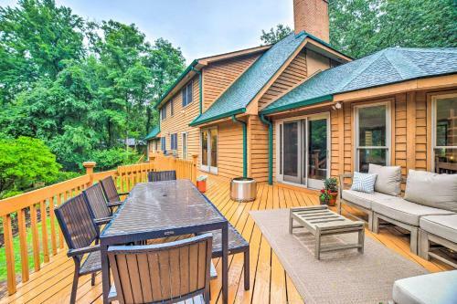 Michiana Shores Retreat With Deck And Fire Pit!