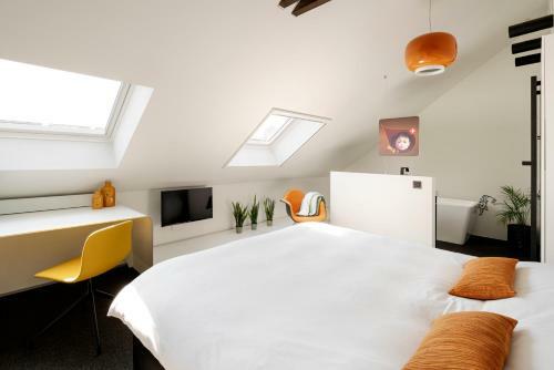B&B Bed And Beyond