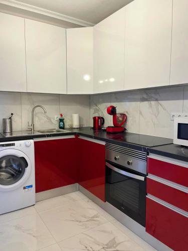 Modern Style 3-bedroom Brand New Apartment