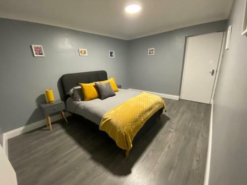 Burnt Island 2 Bed Apartment With Stunning Views