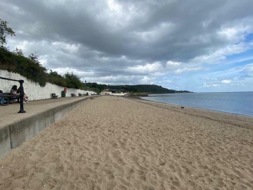 Burnt Island 2 Bed Apartment With Stunning Views