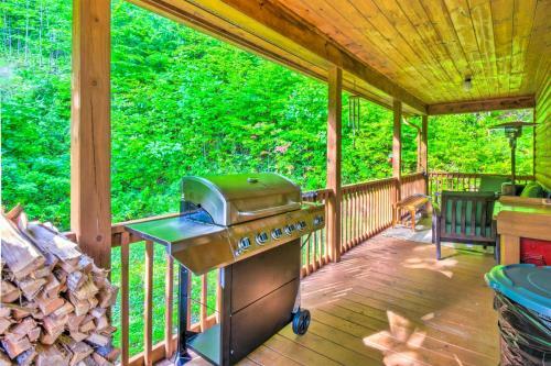 Pet-friendly Moutain Escape With Deck And Grill