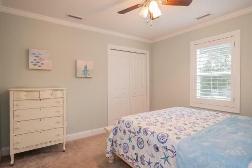 The Little Coconut By Oak Island Accommodations