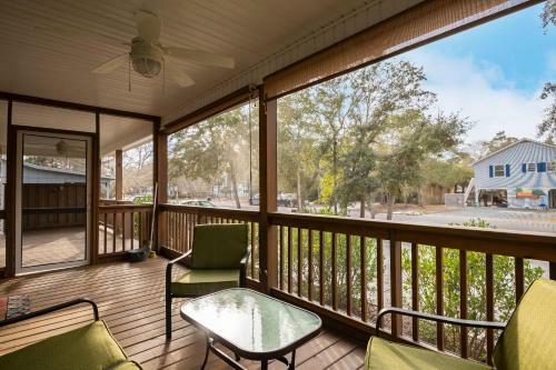 The Little Coconut By Oak Island Accommodations