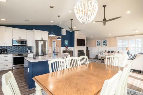 Long Call By Oak Island Accommodations