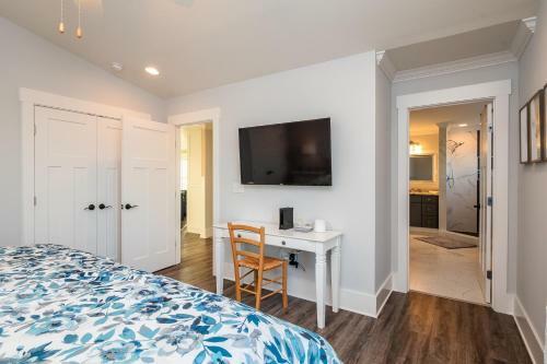 Long Call By Oak Island Accommodations