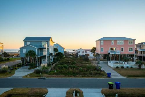 Long Call By Oak Island Accommodations