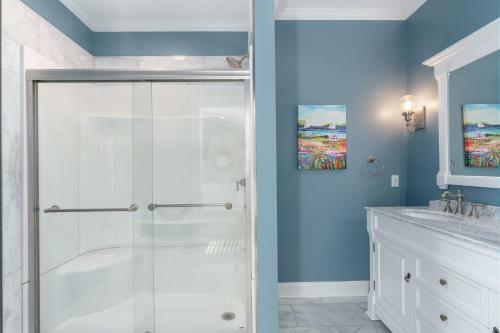 The Treasure Chest By Oak Island Accommodations