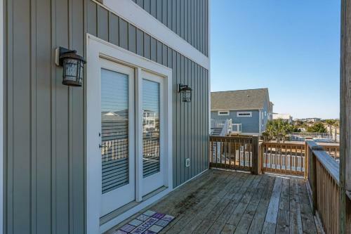 The Treasure Chest By Oak Island Accommodations