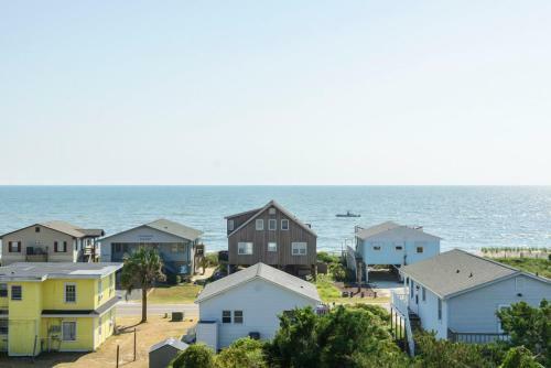 Island Tower By Oak Island Accommodations