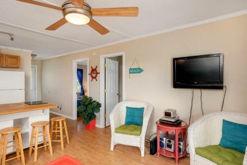 Apartamento The Hideaway By Oak Island Accommodations