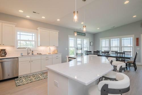 Sweet Sunshine By Oak Island Accommodations