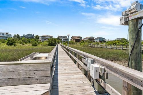 Kings Lynn Inn By Oak Island Accommodations