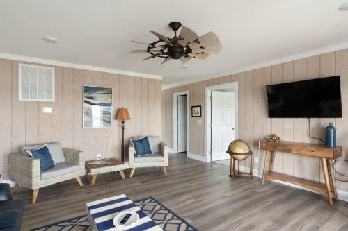 Kings Lynn Inn By Oak Island Accommodations