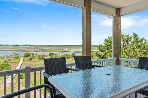 Kings Lynn Inn By Oak Island Accommodations