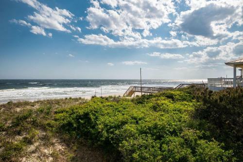 Sea And Sound By Oak Island Accommodations