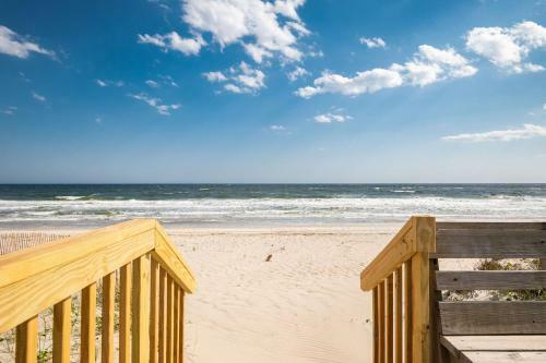 Sea And Sound By Oak Island Accommodations
