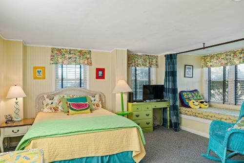 Sea And Sound By Oak Island Accommodations