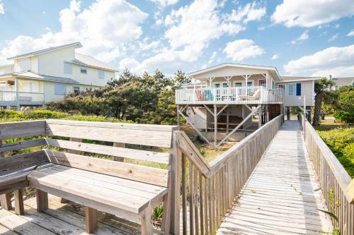 Sea And Sound By Oak Island Accommodations
