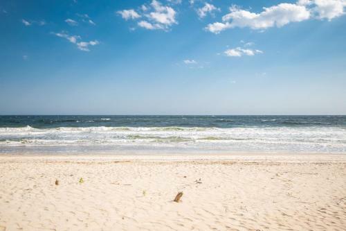 Sea And Sound By Oak Island Accommodations