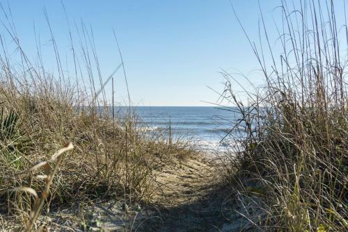 Sea And Stars By Oak Island Accommodations