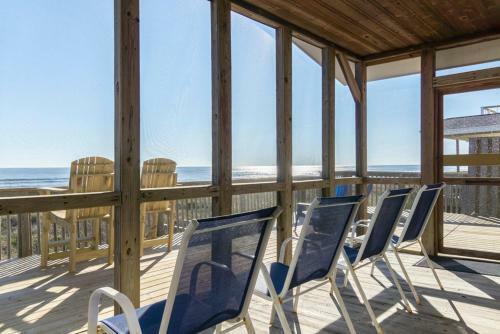 Sea And Stars By Oak Island Accommodations