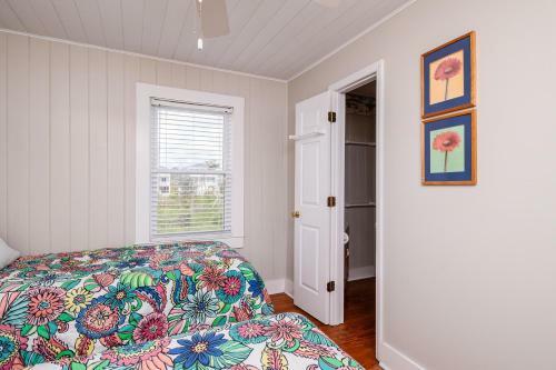 Daze At Sea By Oak Island Accommodations