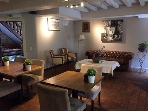 Hotel Adelaar