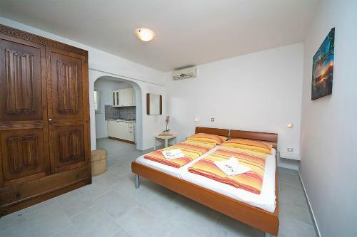 Adria Brela Apartments