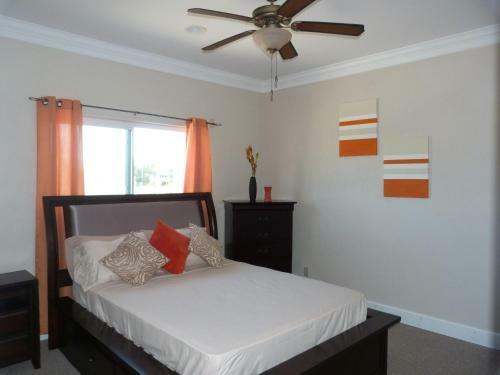 Two-bedroom Townhouse Near Coral Harbour Beach