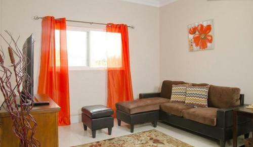 Two-bedroom Townhouse Near Coral Harbour Beach