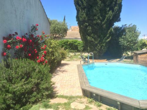 Maison De Vacances Au Calme Avec Piscine (6 Pers)