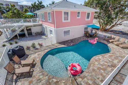 Flamingo Villas A Downstairs - Beautiful Beach Bungalow With Pool