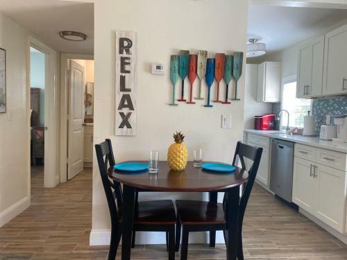 Flamingo Villas E Downstairs - Beautiful Beach Bungalow With Pool