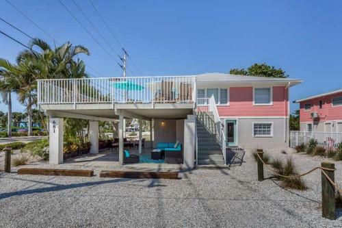 Flamingo Villas E Downstairs - Beautiful Beach Bungalow With Pool