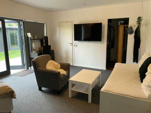 Apartamento Studio T�t P� Strand, Parkering Og City