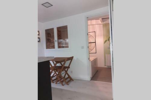 Love Room Out Of Time *jacuzzi*